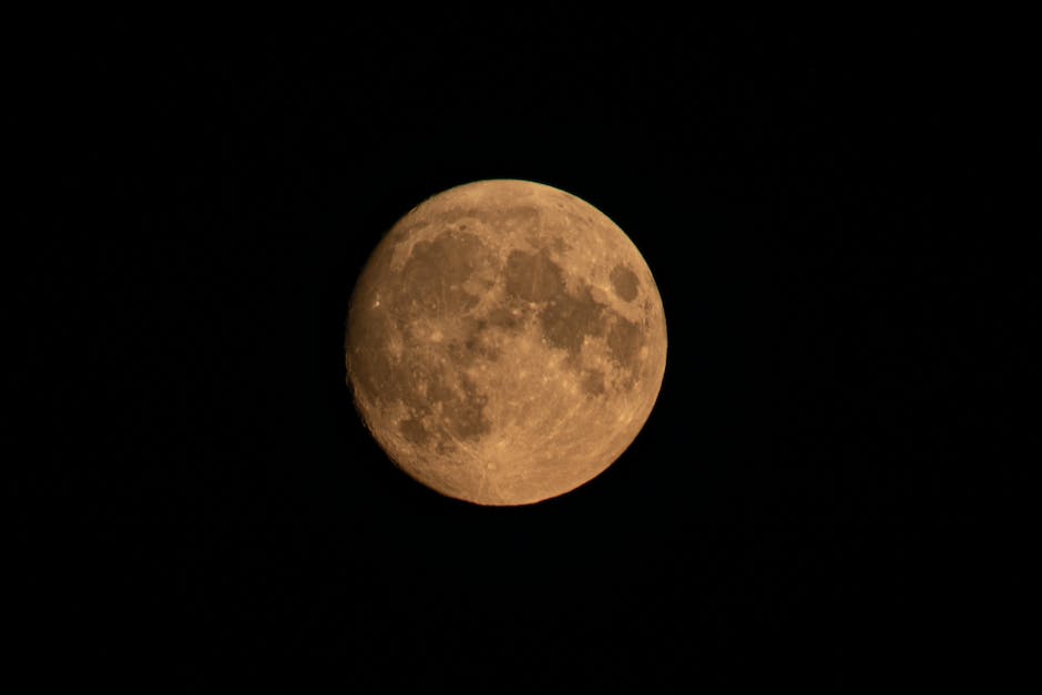 Wie Oft Umkreist Der Mond Die Erde Im Jahr Entdecke Die Antwort And Weitere Fakten