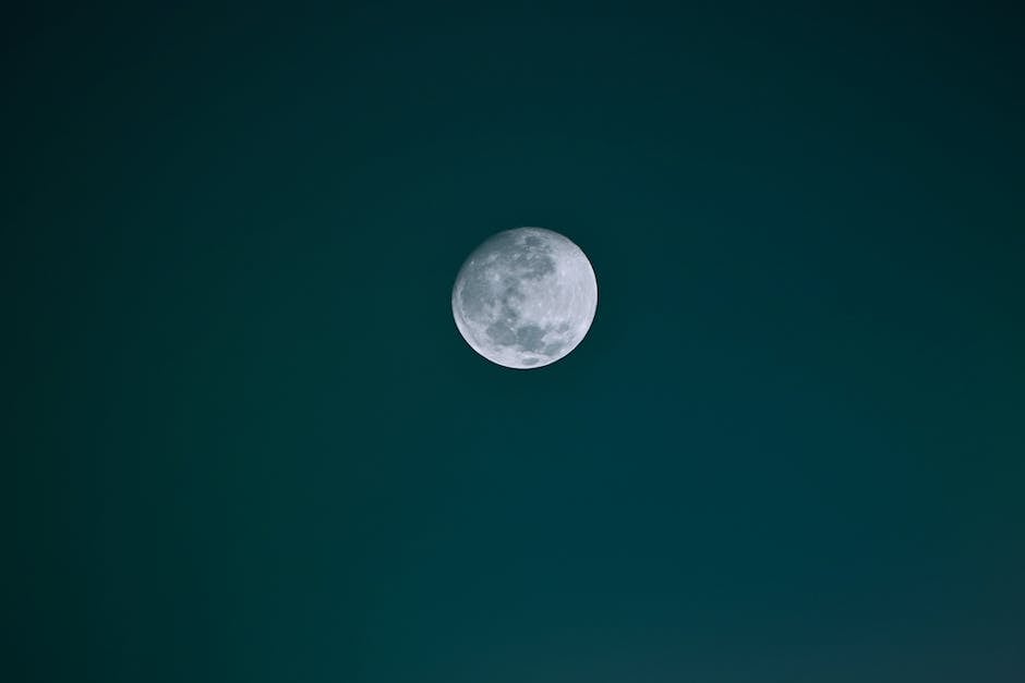  Erkennen wieso der Mond vom Boden aus sichtbar ist